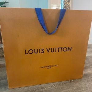 Louis Vuitton Tote Box with dust bag